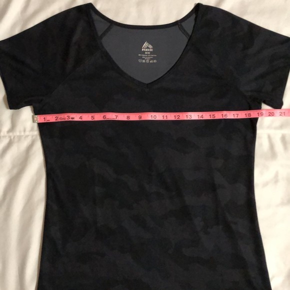 RBX V-Neck Dri-Fit Workout Exercise Top Black Camo - Picture 3 of 5